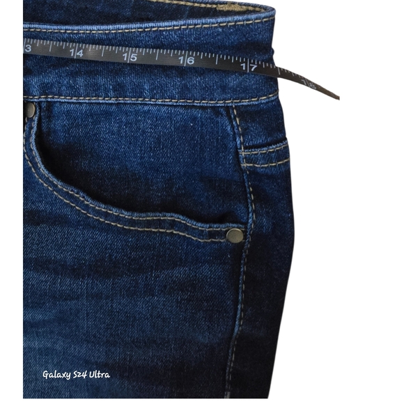 Stylish Blue Denim Jeans - Picture 6 of 6